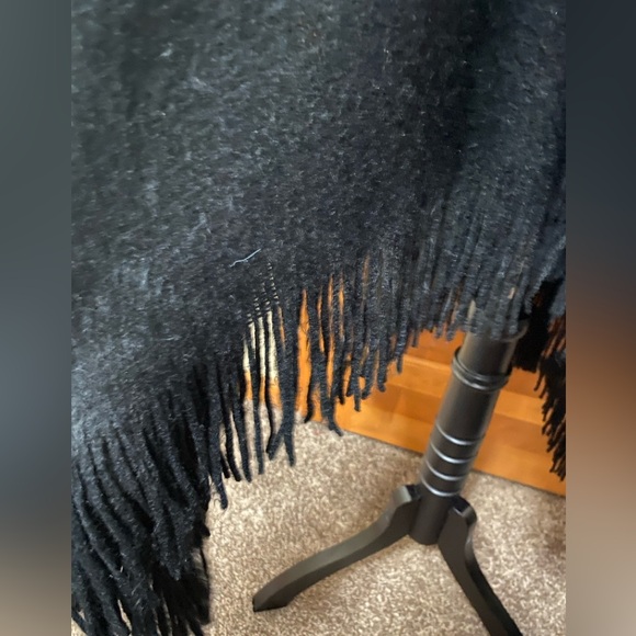 NWT INC International Concepts Women's Fringe-Trim Wrap/Shawl - Picture 3 of 3